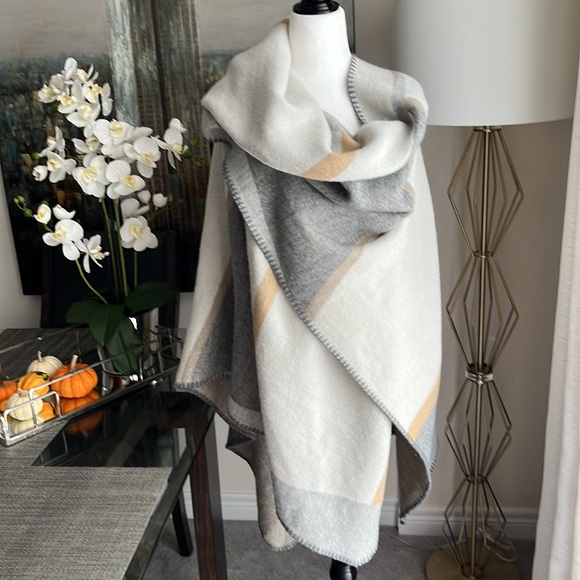 Roots Parksville wrap - Picture 6 of 16